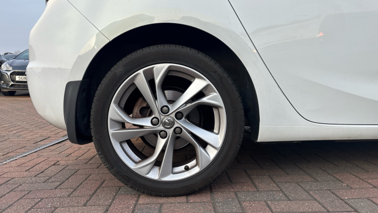 Vauxhall Astra 1.4T 16V 150 SRi 5dr Petrol Hatchback